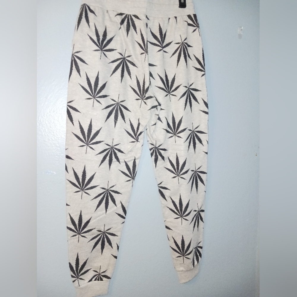 Sweats - Picture 3 of 6